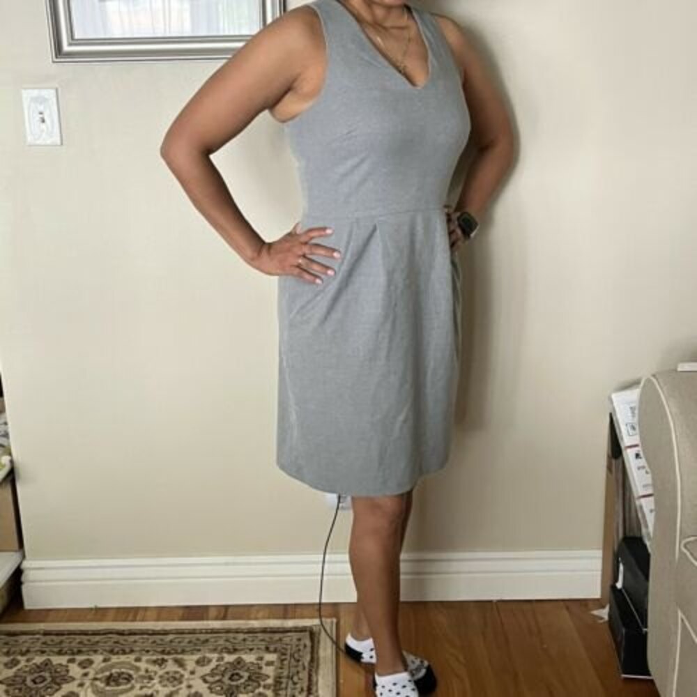 Banana Republic Grey Sleeveless V-Neck Side Pockets Back Bow Dress SZ 10